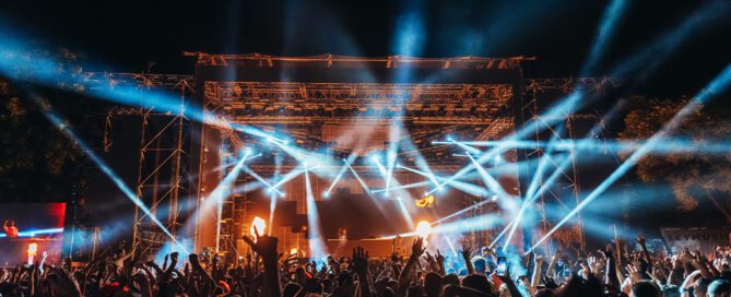 How Do You Control Crowds at Large Outdoor Events?