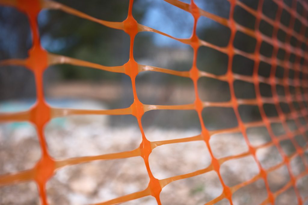 Cons of Temporary Plastic Mesh Fences