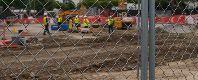How Temporary Fencing Improves Safety and Liability on Job Sites