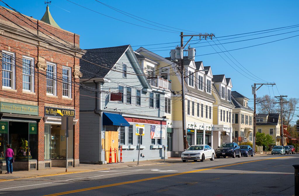 Why Waltham Chooses Mobile Fencing Inc.
