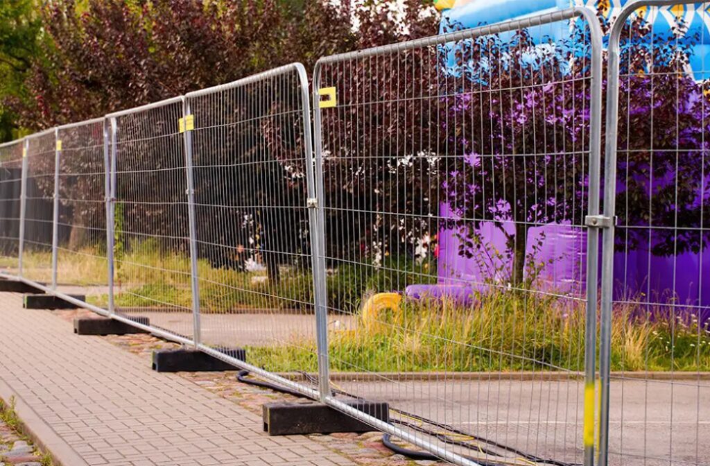 Why Temporary Fencing Is Ideal for Spring